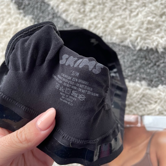 SKIMS NEW Black Sculpting Bra!! - Picture 10 of 10